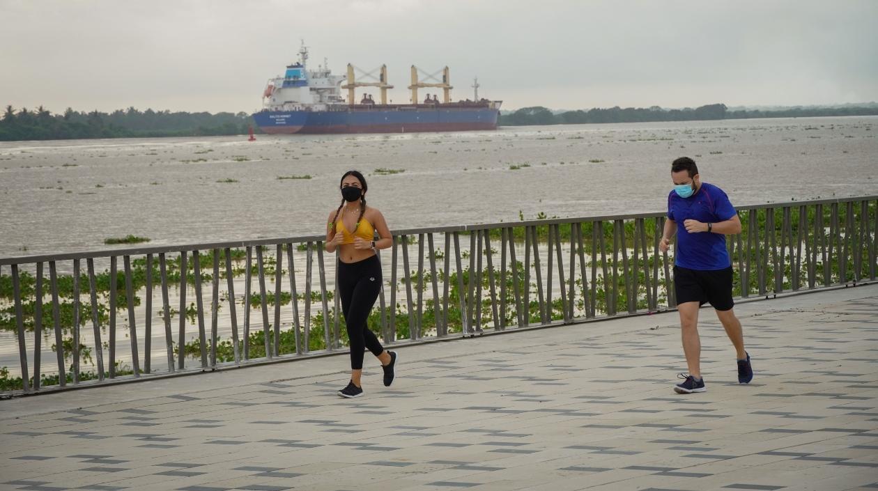 Imagen de actividad física en el Malecón.