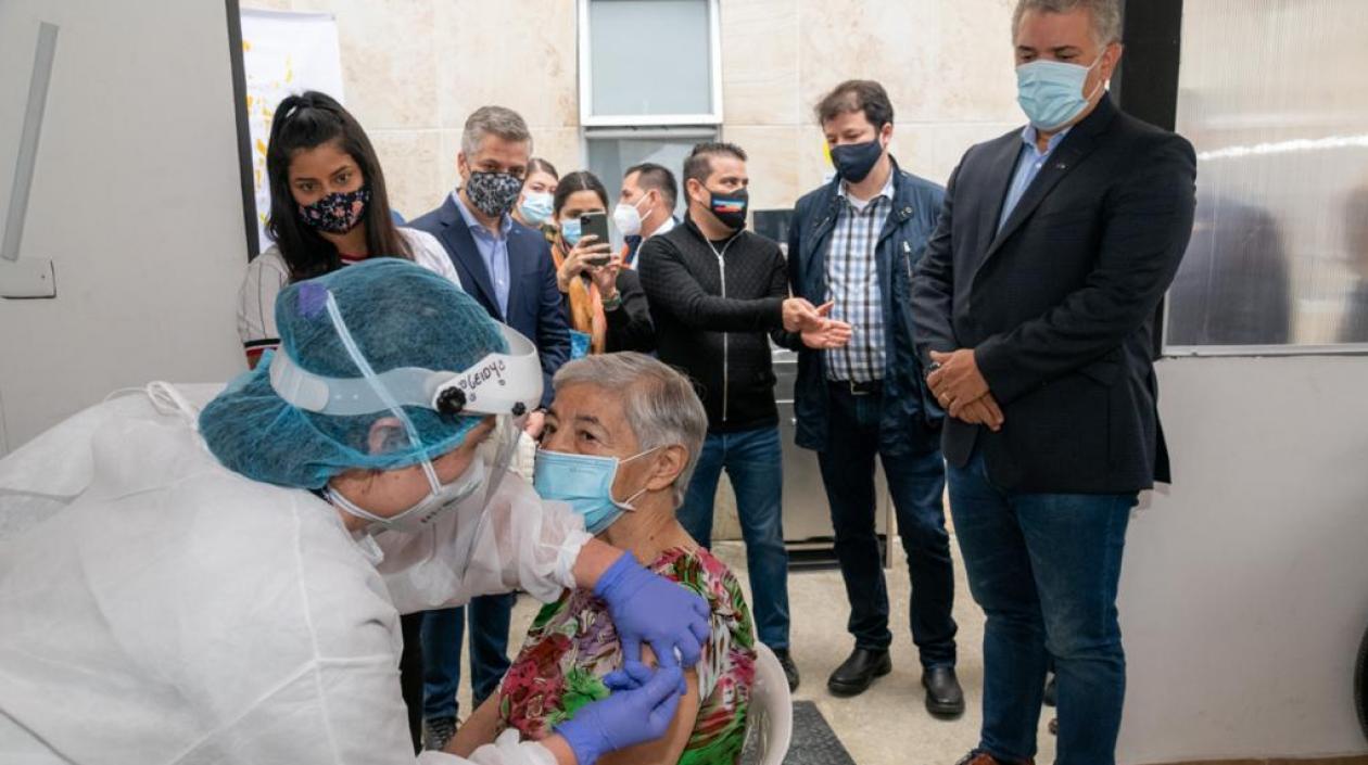 Presidente Duque en el hospital María Auxiliadora de Mosquera, Cundinamarca, en la vacunación 3 millones.