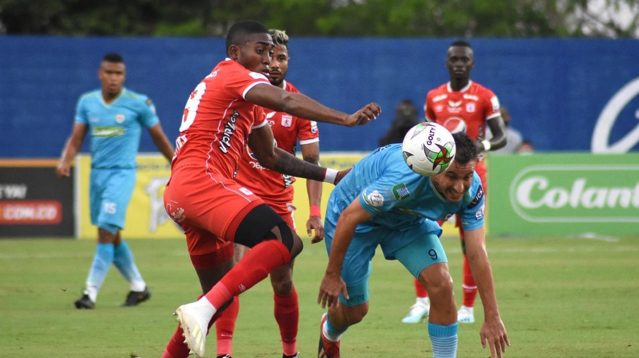 América igualó sin goles ante Jaguares. 