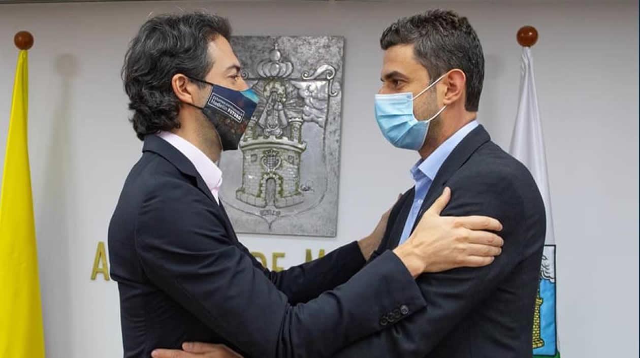 El Alcalde de Medellín Daniel Quintero y Alejandro Calderón.