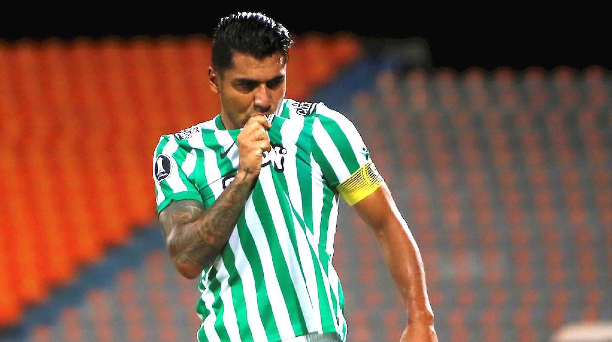 Jefferson Duque celebrando el cuarto gol de los 'verdolagas'.