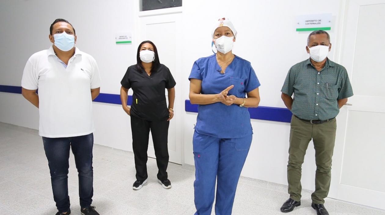 Personal del Hospital de Malambo durante su pronunciamiento.