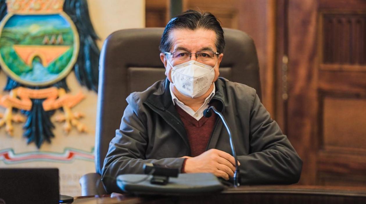 El Ministro de Salud, Fernando Ruiz.