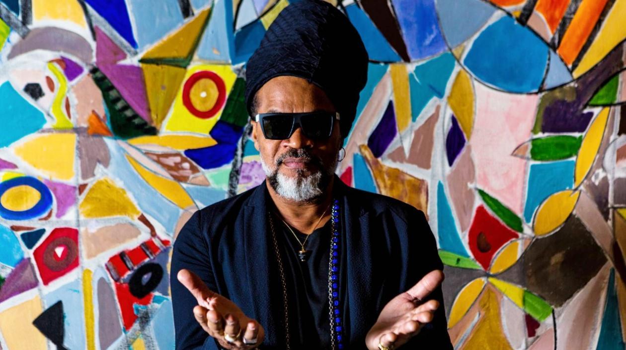 Carlinhos Brown, cantante y musico brasileño. 