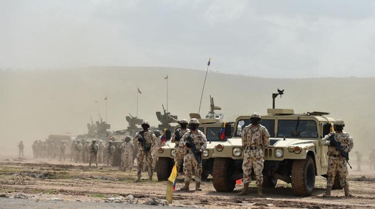 Ejercicios militares en la frontera con Venezuela.