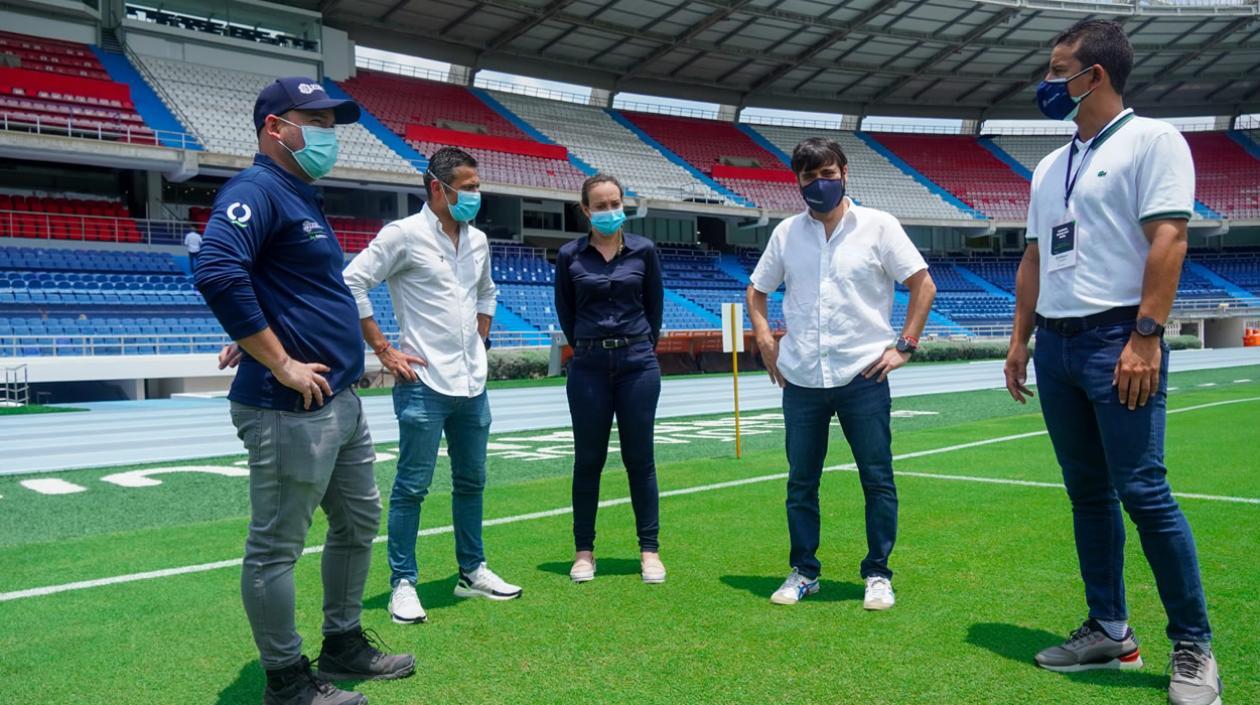 El alcalde Jaime Pumarejo inspecciona el Metropolitano.