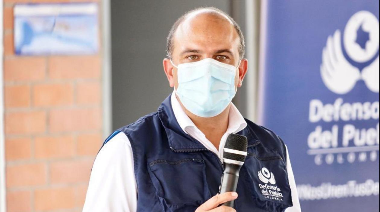 El Defensor del Pueblo, Carlos Camargo.