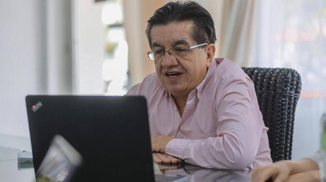 El Ministro de Salud, Fernando Ruiz.