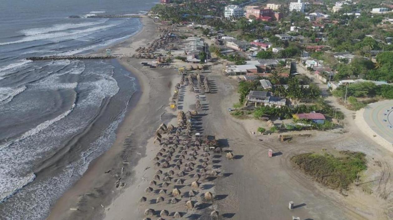 Playas del Atlántico vacías por el cierre