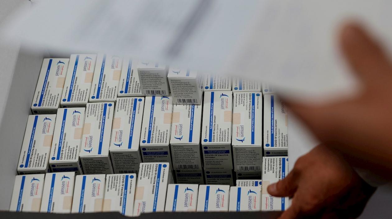 Vista de dosis de la vacuna contra la covid de Janssen, filial belga de Johnson & Johnson (J&J).