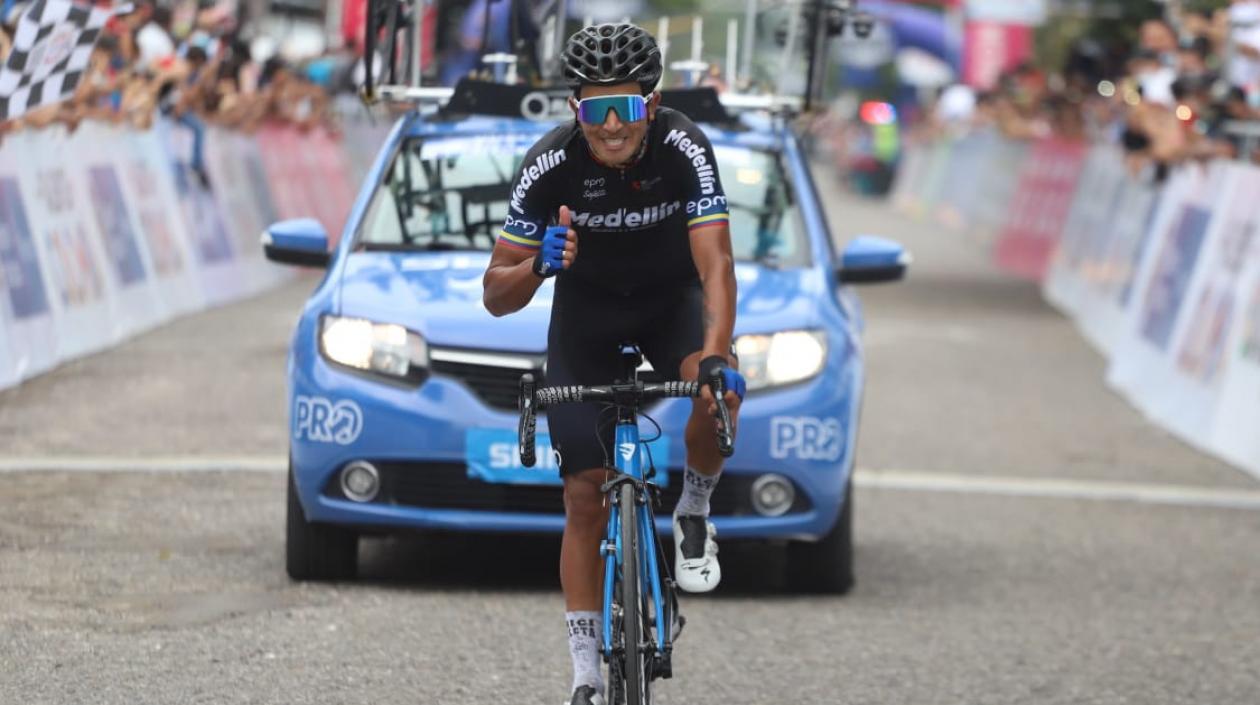 Robinson Chalapud ganó en solitario. 