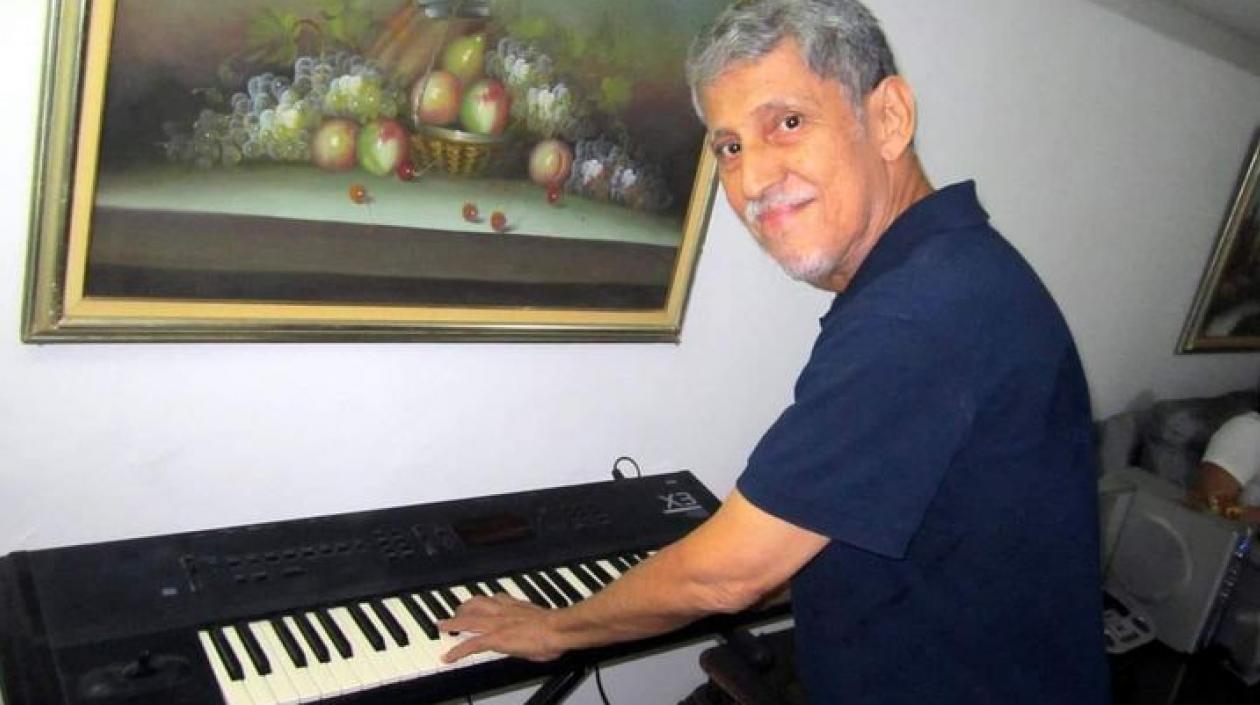 Pete Vicentini, pianista.