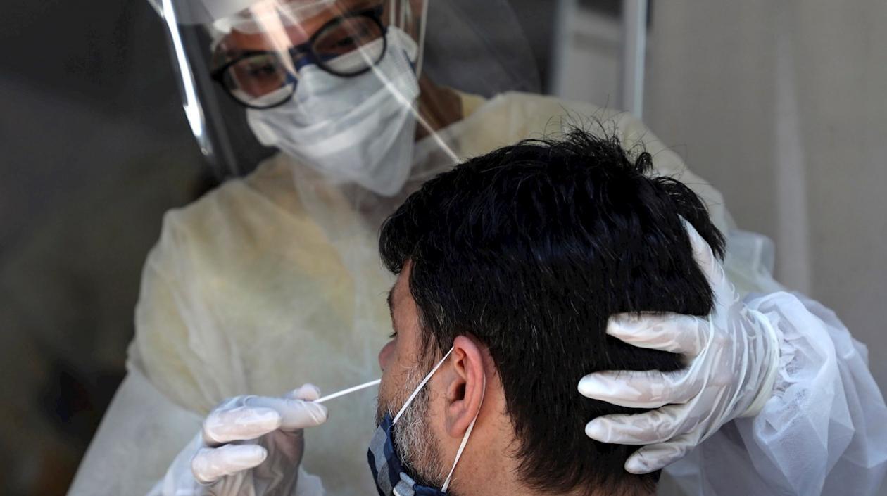 En Suiza, muchos de los contagiados contrajeron el coronavirus sin ser conscientes de ello.