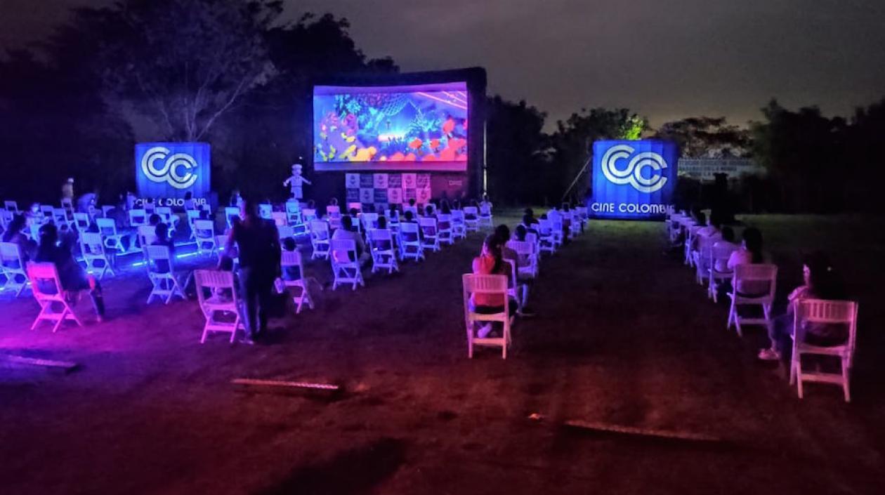 Proyecto 'Ruta 90' promovido por Cine Colombia tras el cierre de las salas.