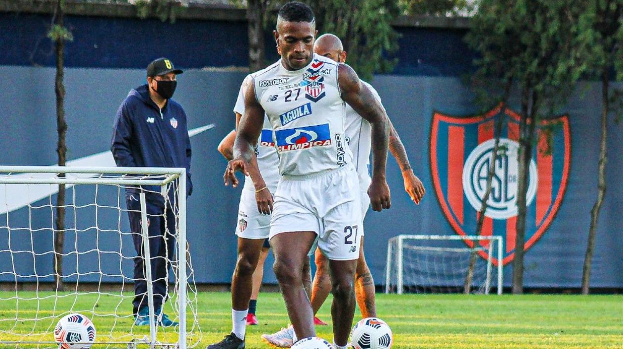 Junior perdió por última vez en Argentina, visitando a San Lorenzo. 