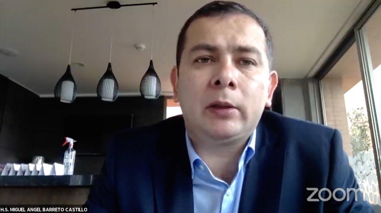 El Senador Miguel Barreto durante la sesión virtual.