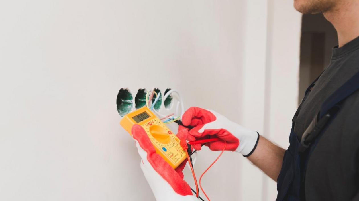 Hay vacantes para electricistas en esta nueva convocatoria laboral del Sena.