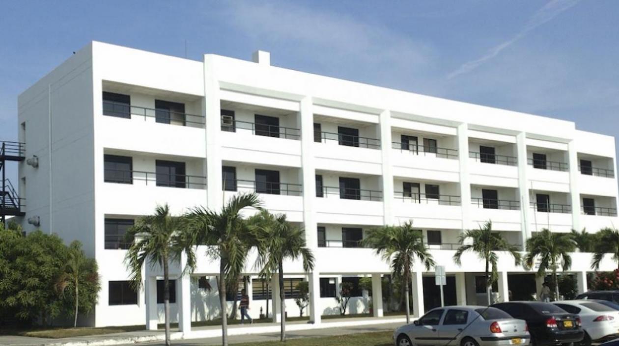 Fachada de la Clínica de la Policía Nacional.a