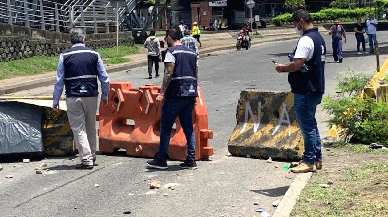 Funcionarios de la Procuraduría en uno de los sitios de protestas.