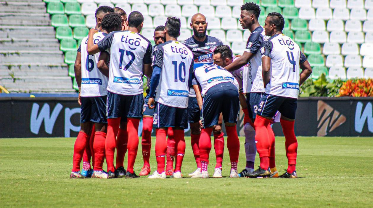 Jugadores del Junior tras el paso a semifinales.