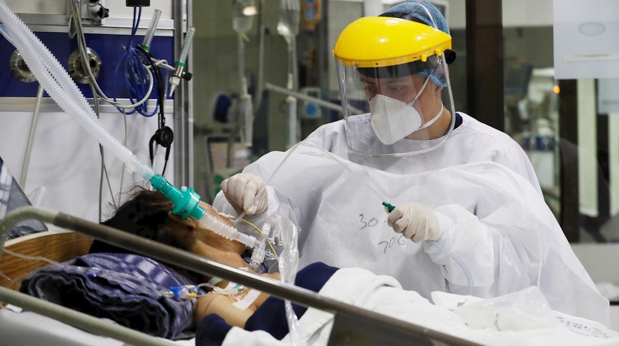 Unidad de Cuidados Intensivos con pacientes Covid-19.