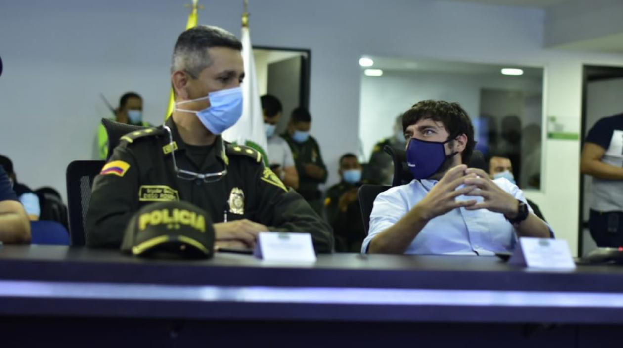 General Diego Rosero y el Alcalde Jaime Pumarejo.