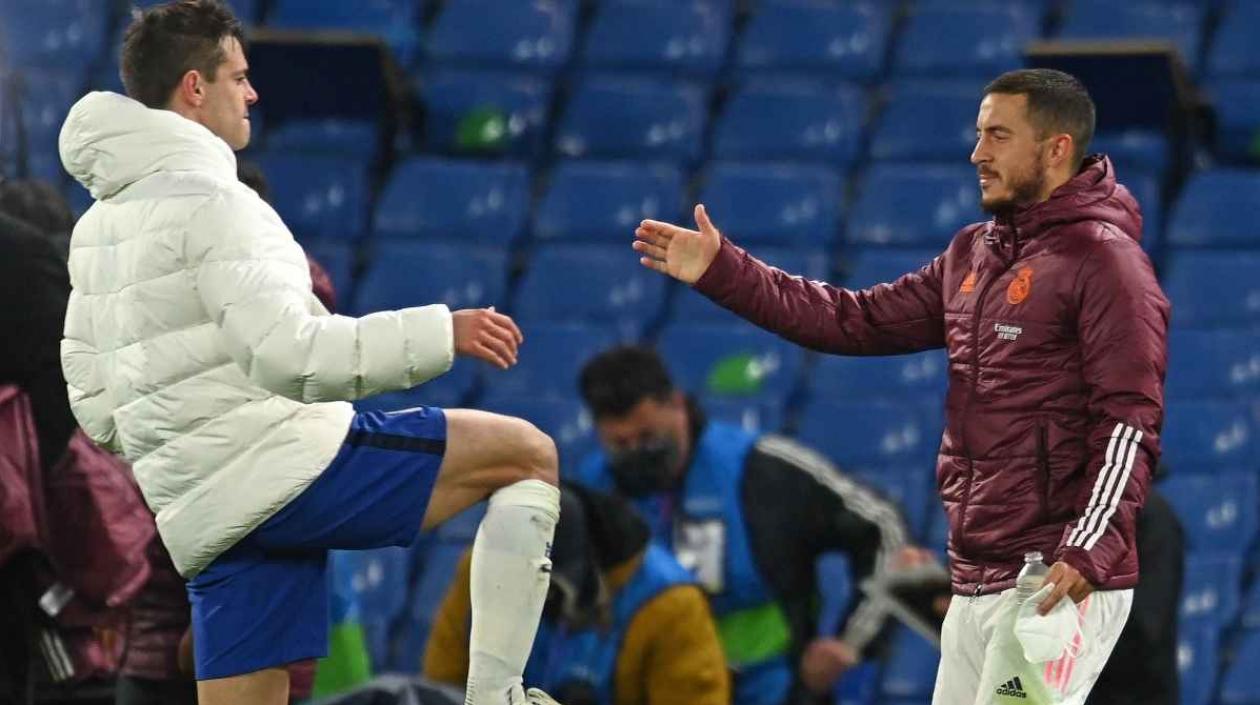 Eden Hazard durante el festejo de sus rivales.