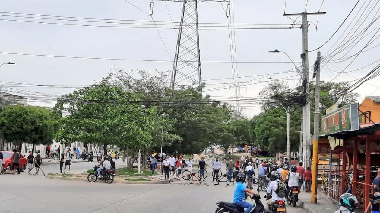 Transmetro suspende la circulación de las rutas A6-6 Ciudadela y A2-1 Hipódromo por bloqueos.