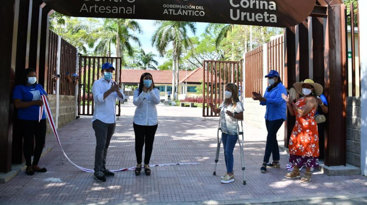 Acto de inauguración del Centro Artesanal.