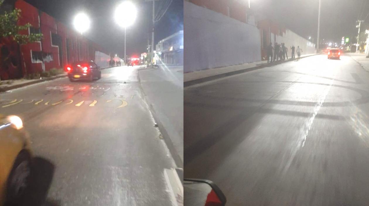 Desconocidos borrando en la noche el mural de protesta que pintaron jóvenes en el día.