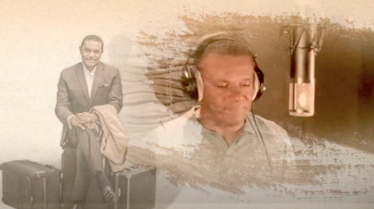 José Alberto "El Canario", cantante.