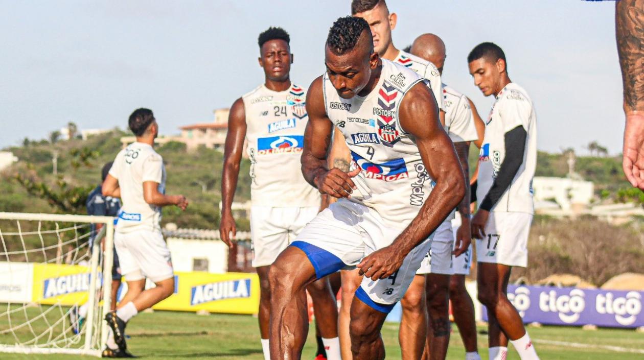 Willer Ditta regresará a la titular. 