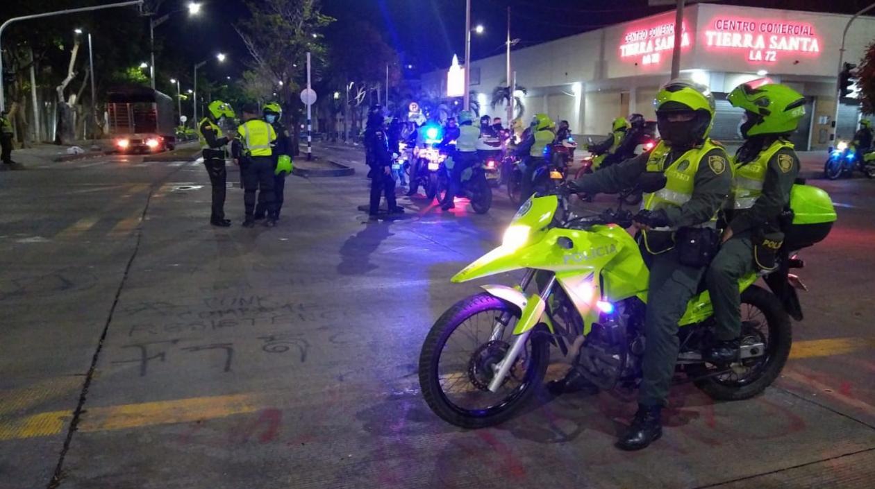 Zona de los desmanes, custodiada por la Policía.