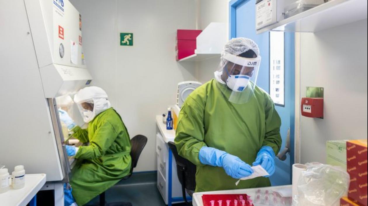 Participantes de foro global pidieron que se aumente la investigación del llamado "síndrome poscovid".