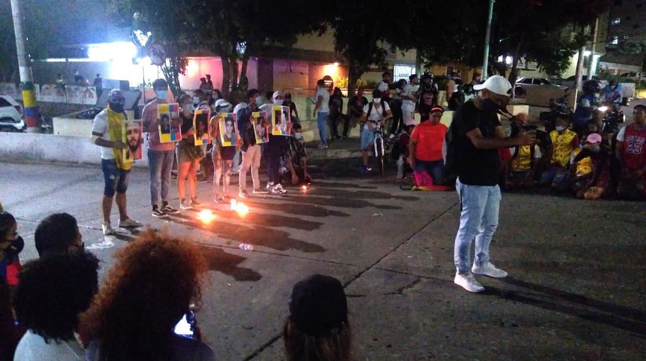 Plantón con cumbia, bullerengue y sin vándalos