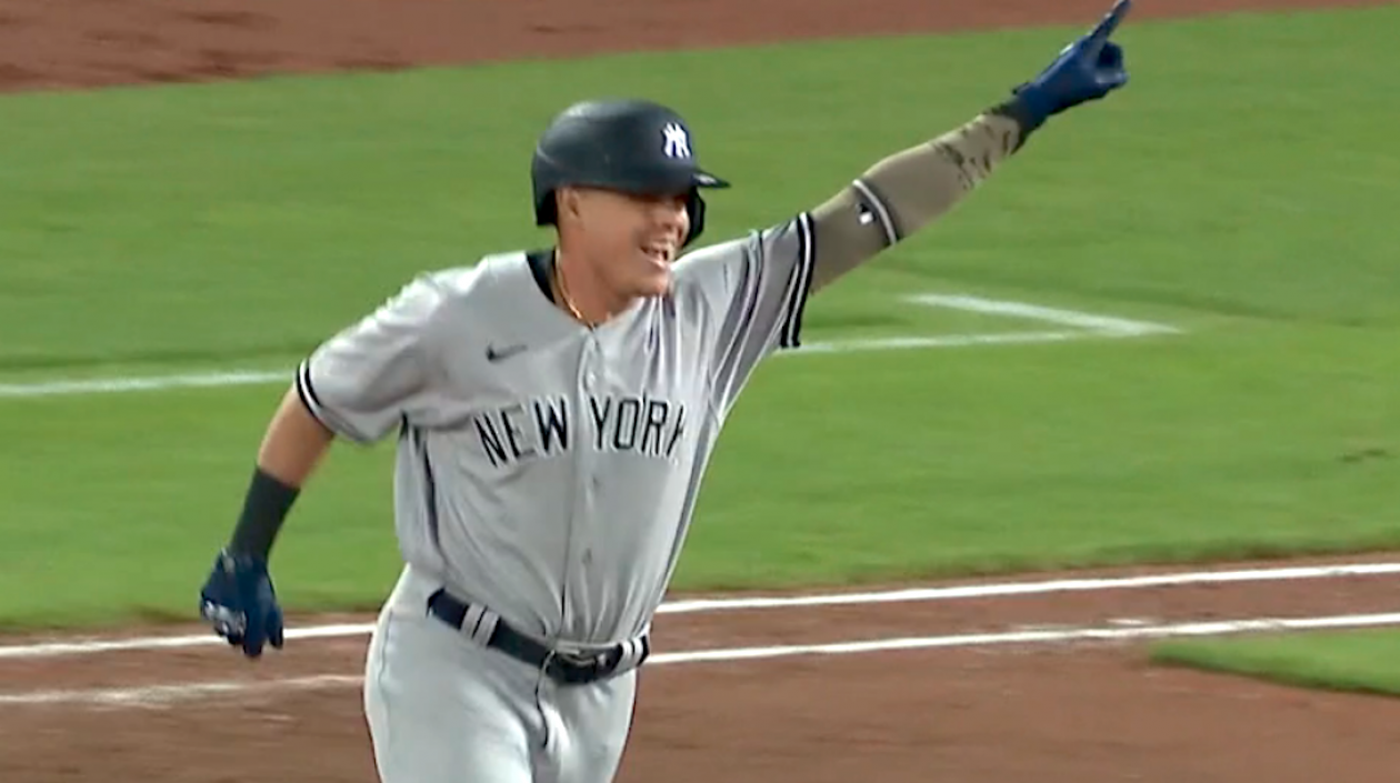 Pelotero cartagenero Gio Urshela tras el jonrón.