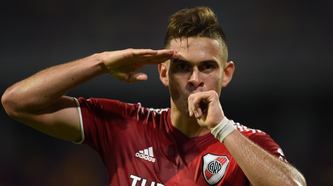 Rafael Santos Borré, delantero colombiano. 