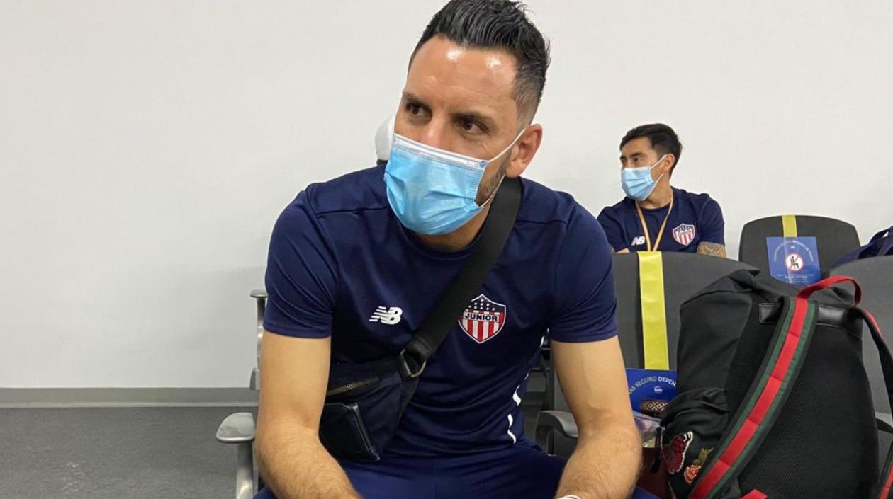 Sebastián Viera y atrás, Fabián Sambueza. 