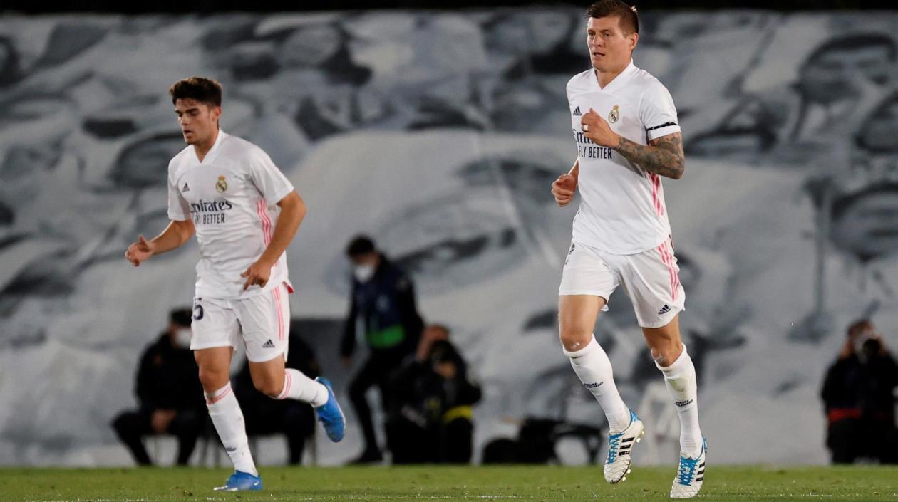 Toni Kroos, volante alemán. 