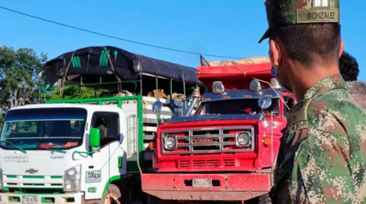 Ejército despejando vías del país.