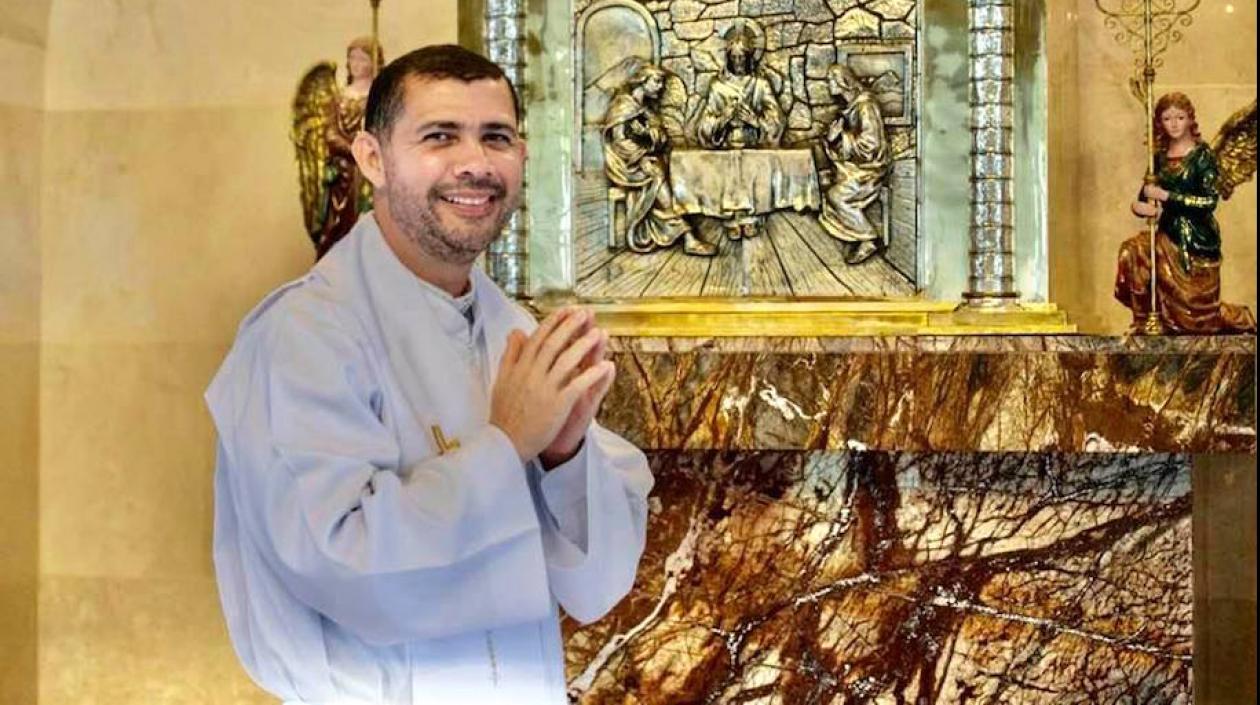 El párroco Julio Balza Tatis (Q.E.P.D.).