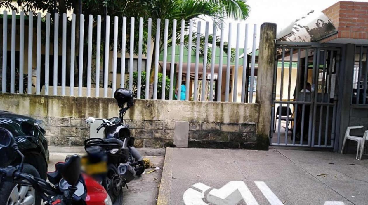 El cuerpo de la mujer fue llevado a Medicina Legal. 