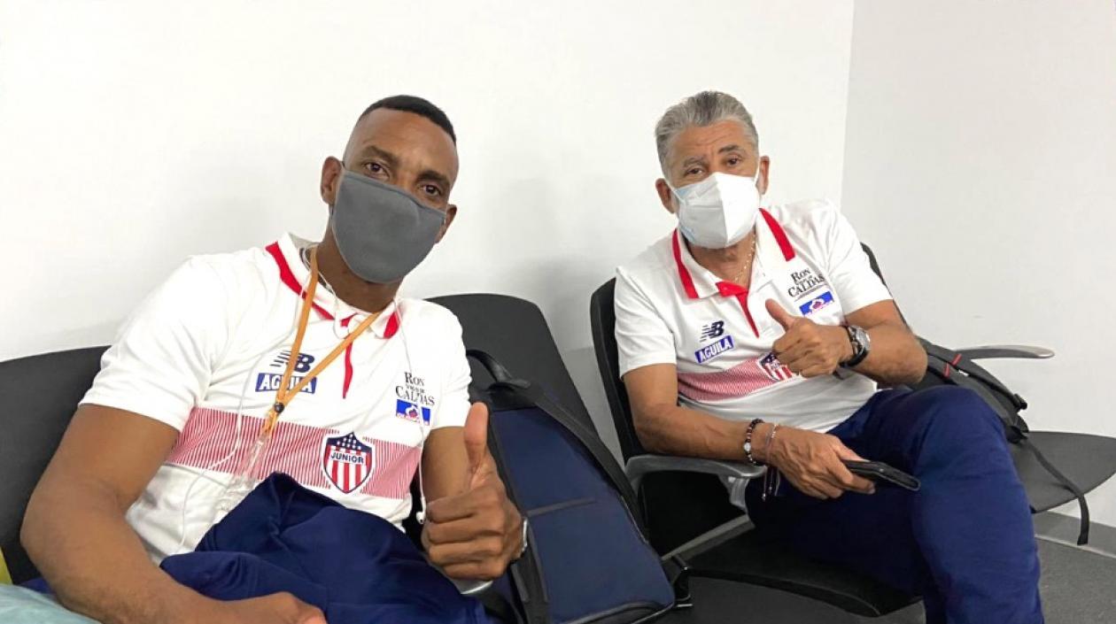 El DT Luis Amaranto Perea con el Asistente Luis Grau.