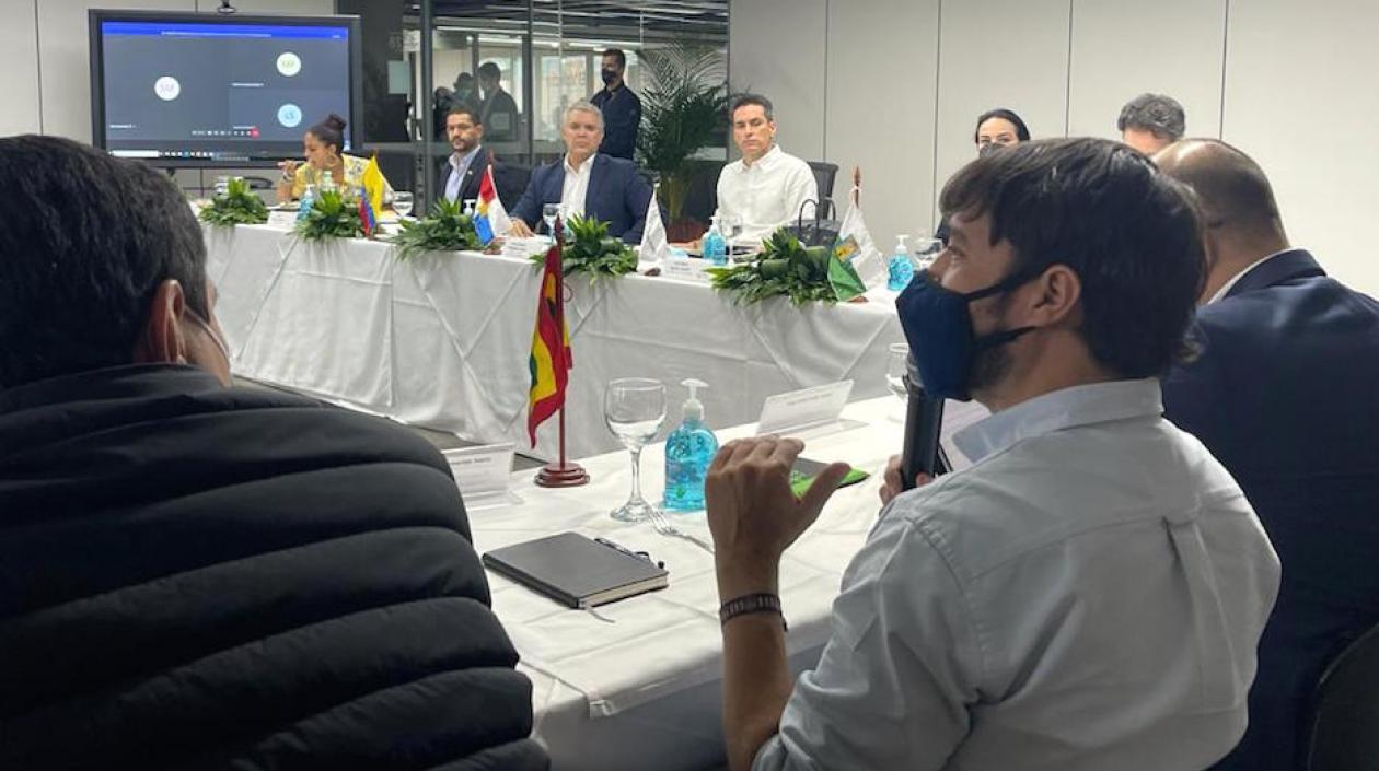 El Alcalde Jaime Pumarejo durante el encuentro con el Presidente de la República.
