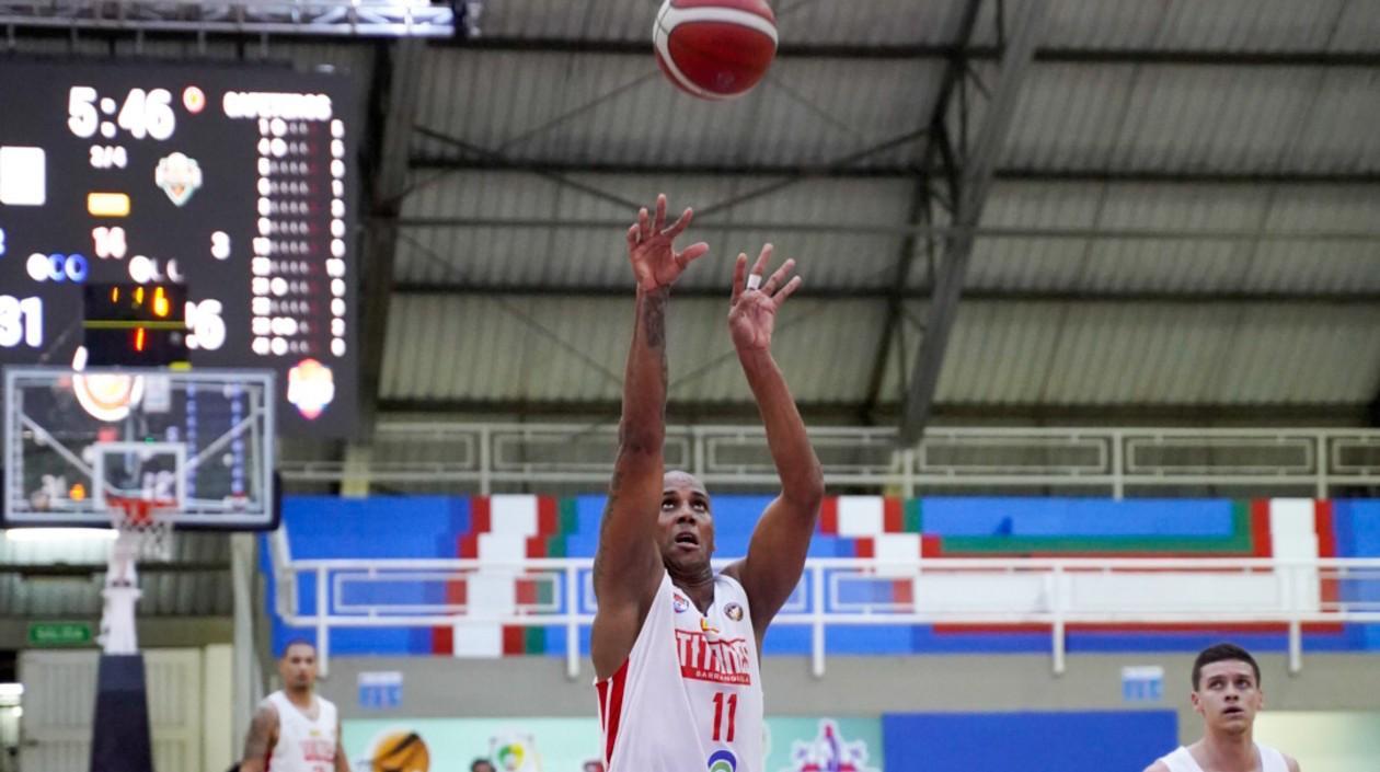 Ernesto Oglivie, poste de Titanes.