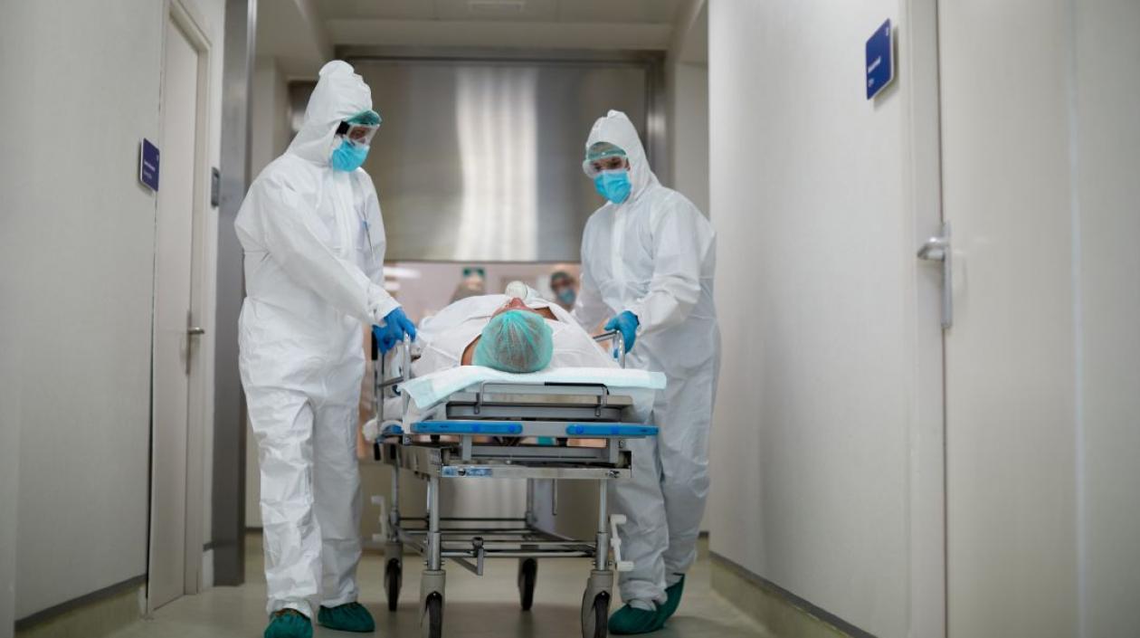 La avalancha de pacientes con Covid-19 es cada día más complicado en Cartagena. 