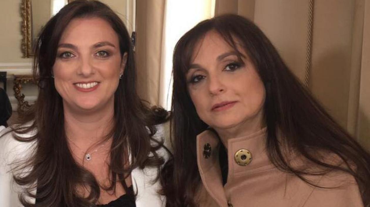 Ministra Karen Abudinen y su mamá Jousetti Abuchaibe.