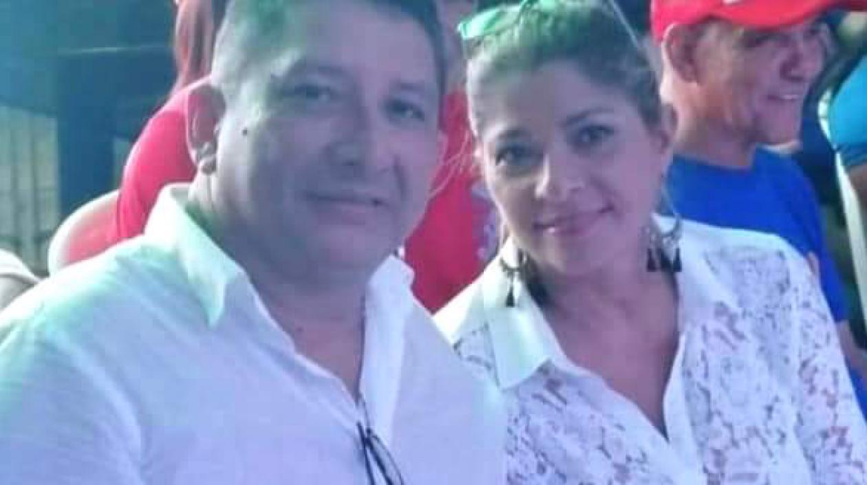El Alcalde Edgardo Mates con su esposa Clara Peña (Q.E.P.D.).