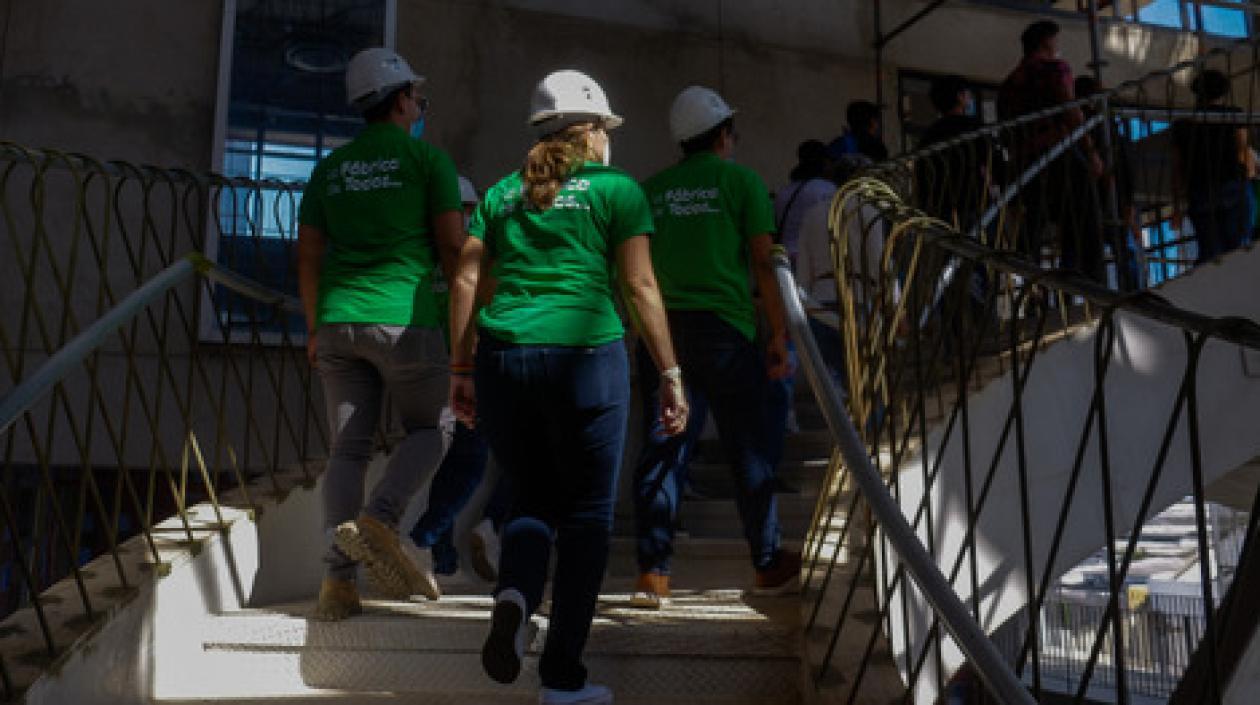 Estudiantes de la Escuela Distrital de Arte visitaron la Fábrica de Cultura