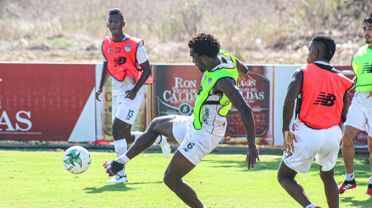 Entrenamiento de Junior. 